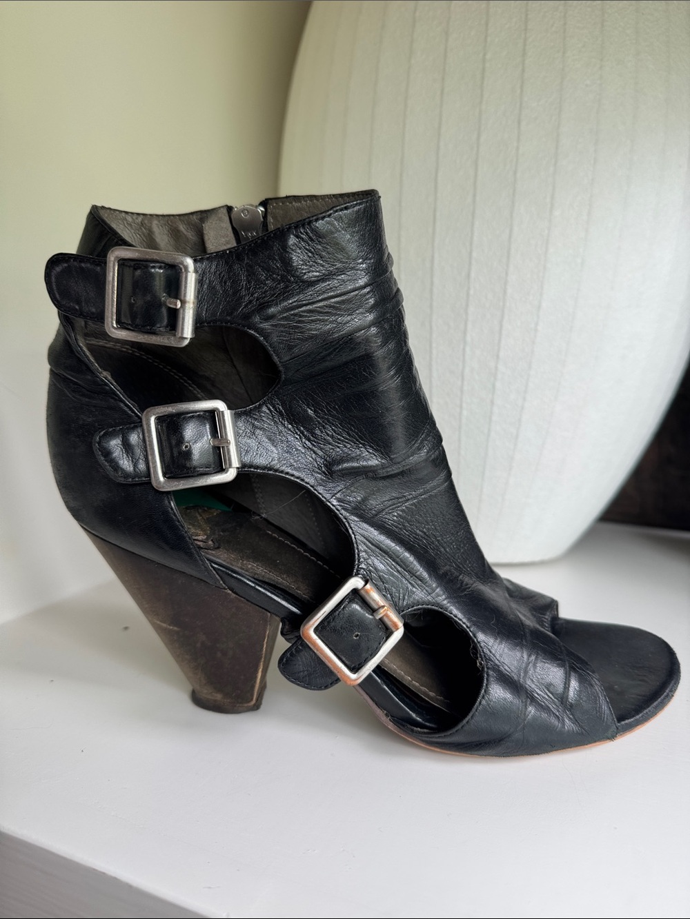 Vince Camuto Black Leather Cutout Buckle Heel Sandal